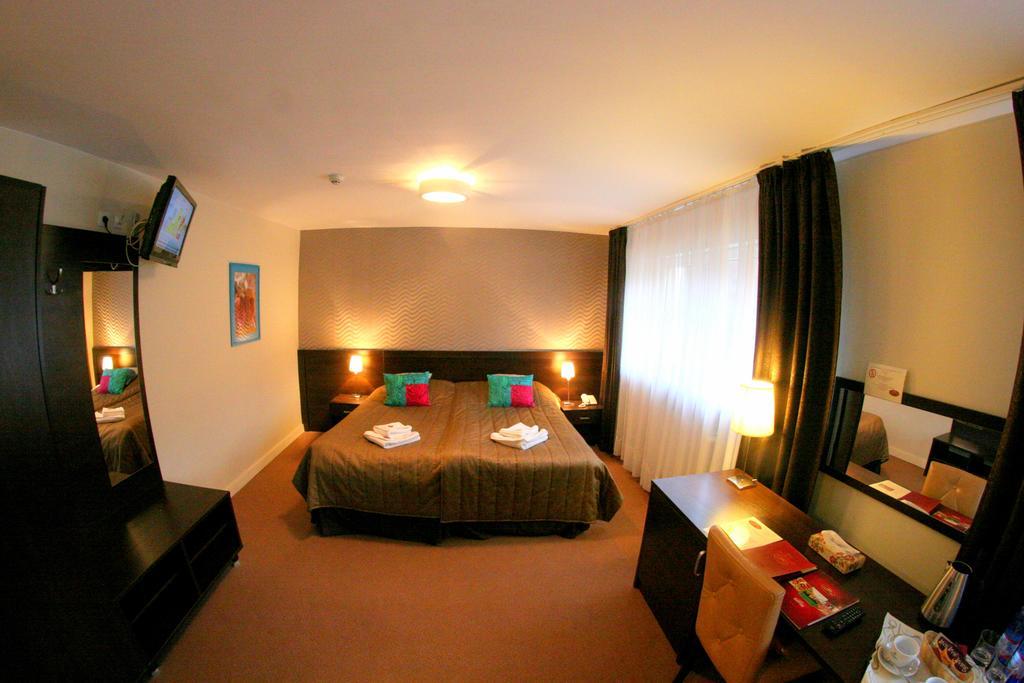 Hotel I Restauracja Złoty Las Cameră foto