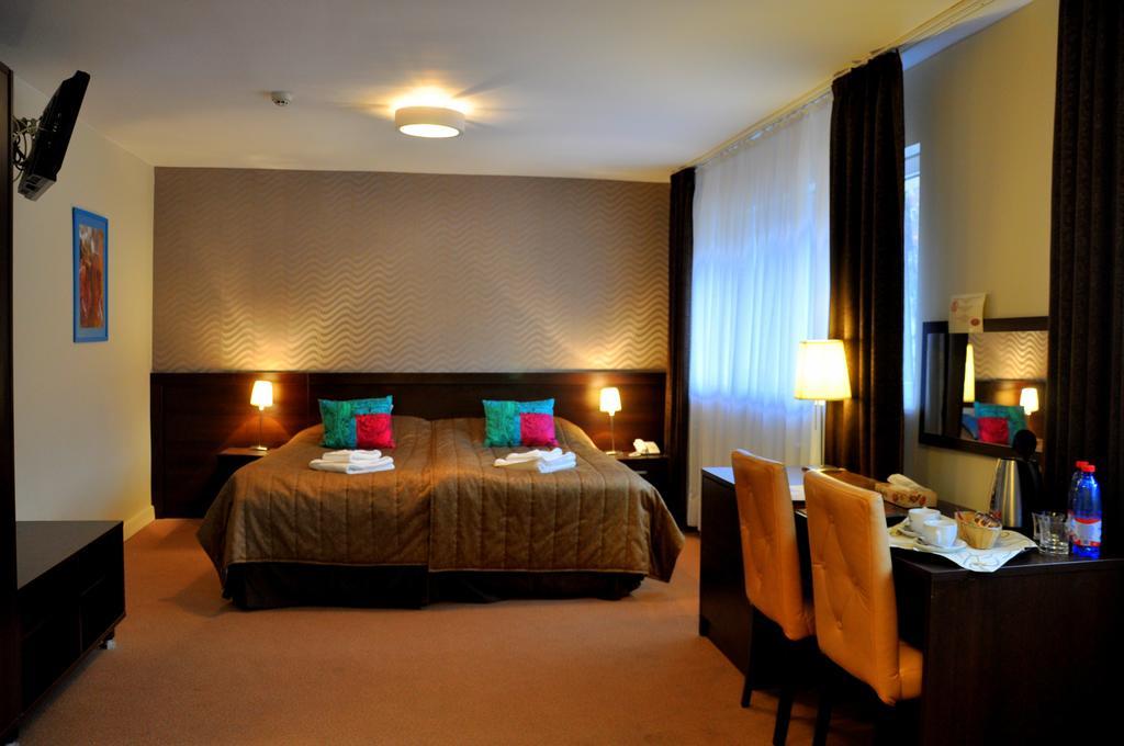 Hotel I Restauracja Złoty Las Cameră foto